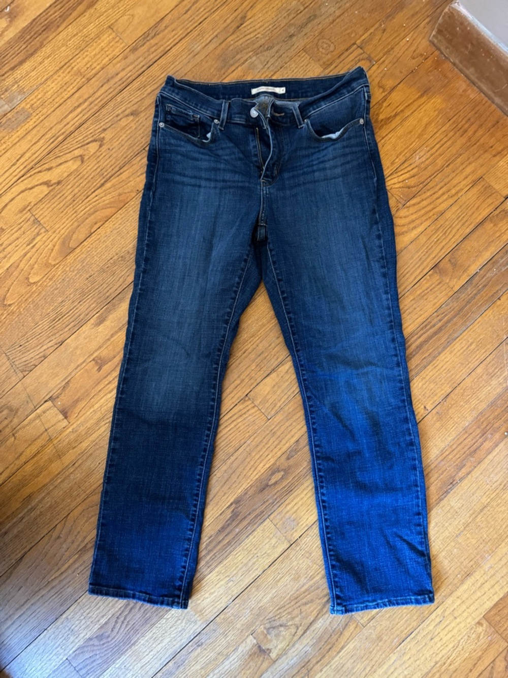 Levi’s Classic Straight Dark Wash Women's Slim Straight Jeans